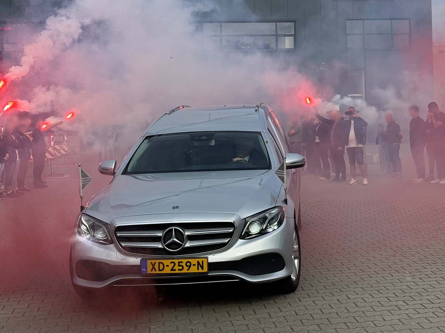 van-der-stappen-uitvaartverzorging-afscheid-tussen-stellingen-thijs-van-den-biggelaar-erehaag